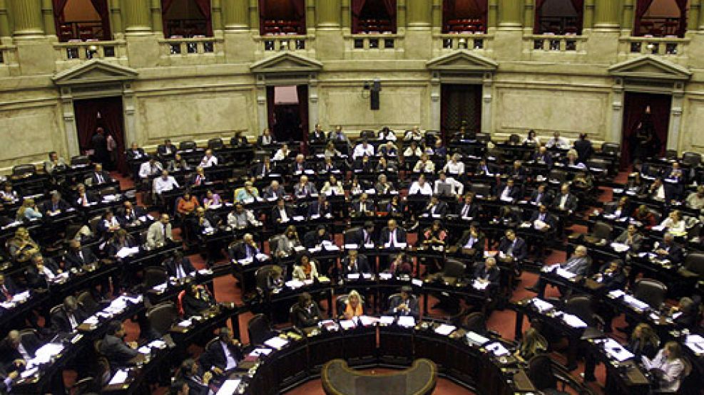 La Cámara de Diputados vivió una jornada maratónica para votar el 82% móvil a los jubilados.