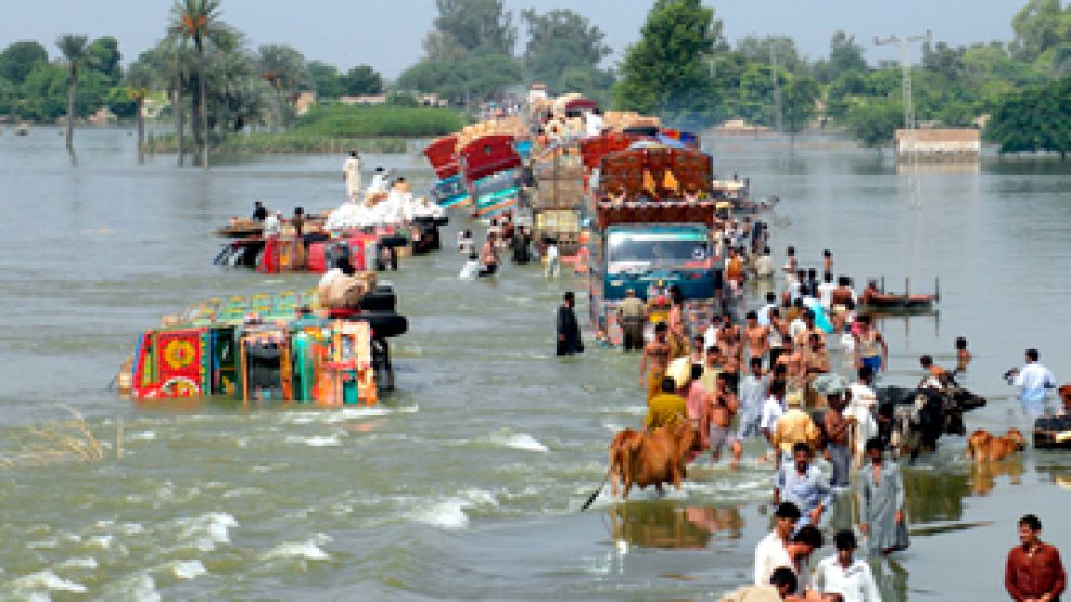 Al menos noventa aldeas del sur de Pakistán situadas cerca de los bancos del río Indo o de alguno de sus canales han quedado anegadas por las aguas en las últimas horas.