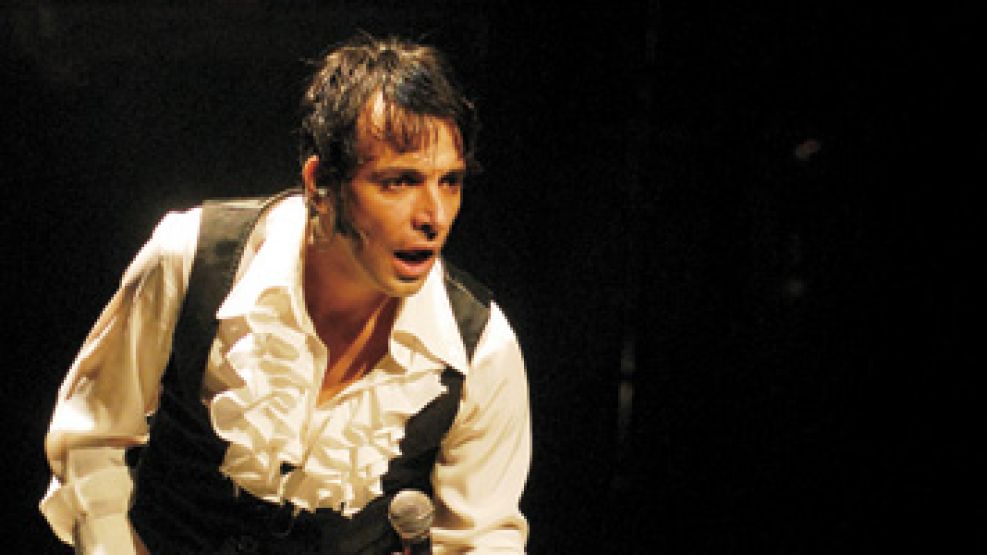 Martín Bossi se luce imitando a Sandro en el Broadway.