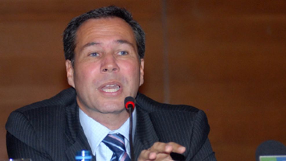 El fiscal Alberto Nisman lleva adelante la investigación por el atentado a la AMIA, en 1994. 