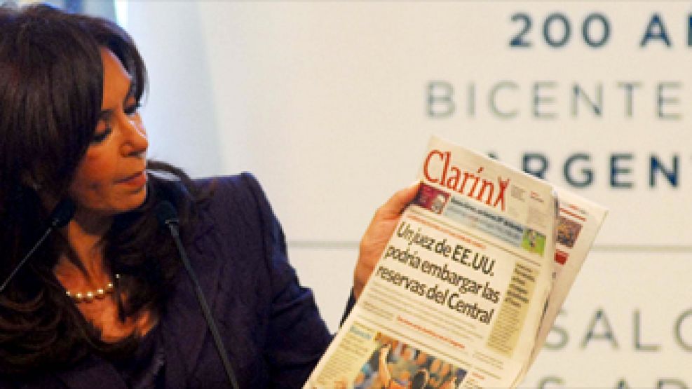 La gestión de la presidenta Cristina Kirchner mantiene una tensa relación con los medios de comunicación.