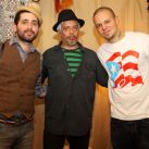 Calle 13 con Bobby Flores, director de Much Music