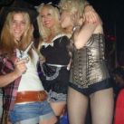 Con Connie Ansaldi disfrazada de Madonna y su hermana Maite de cowgirl