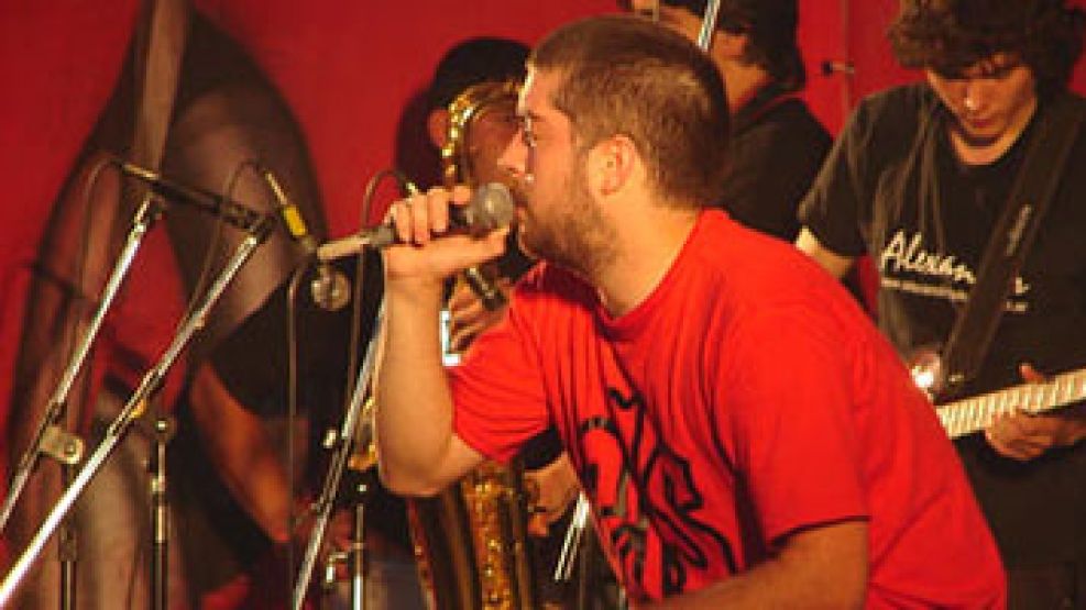 Pato Fontanet, cantante de la banda