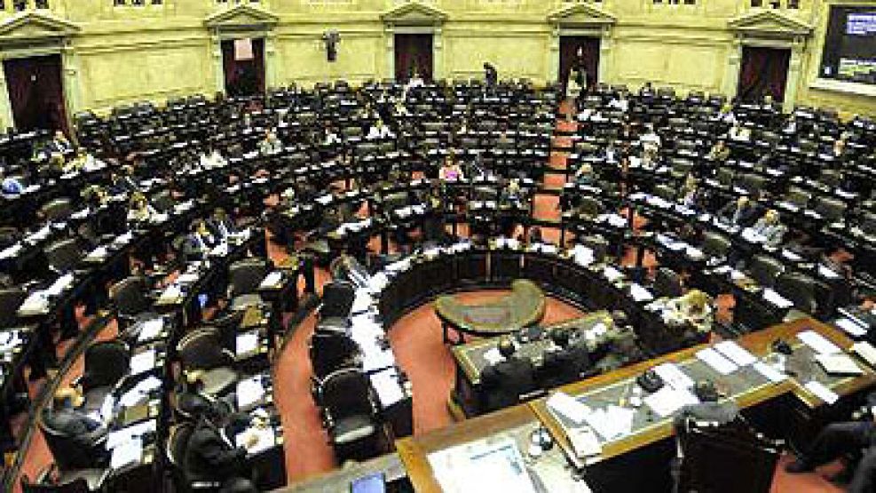 La última sesión, la semana pasada, cuando hubo escándalo por las presiones y ofrecimientos desde el Ejecutivo para que diputados aprobasen el Presupuesto oficialista.