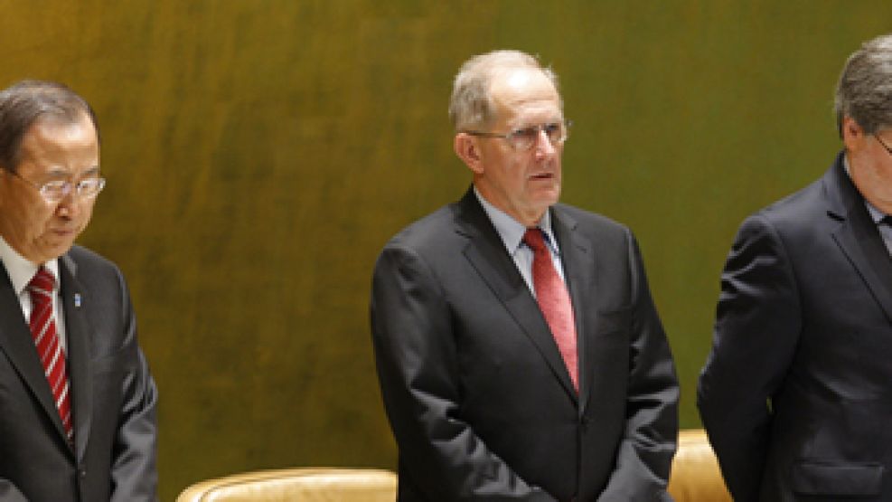 Ban Ki-moon, secretario general de la ONU junto Joseph Deiss y Francisco Carrión, que comanda temporalmente la Unasur. 