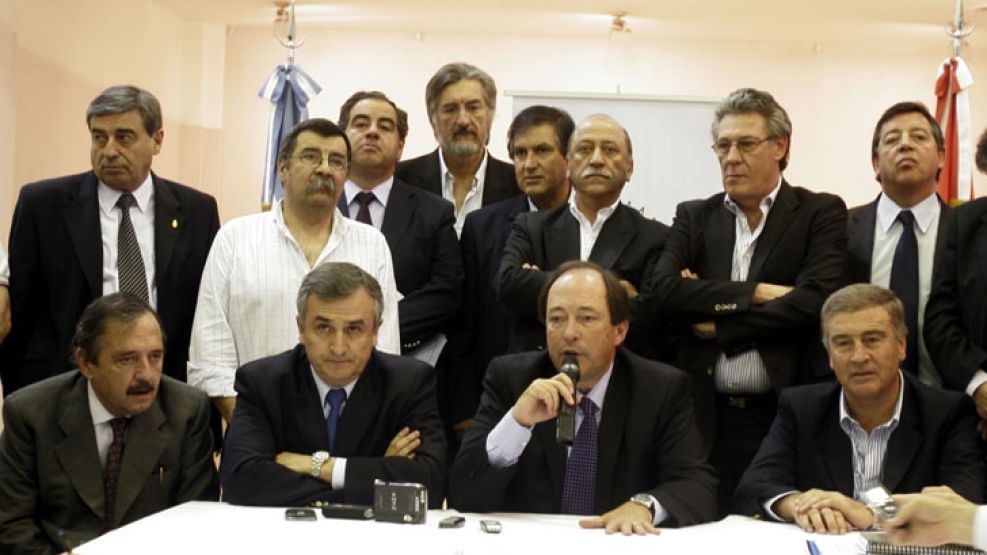 Los miembros de la UCR se reunieron para pedirle al Gobierno que se debata el presupuesto.