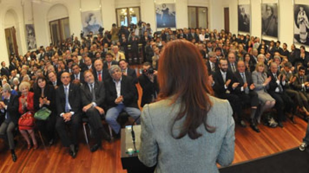 Cristina presentó la reforma política el 28 de octubre de 2009 en la Casa Rosada.