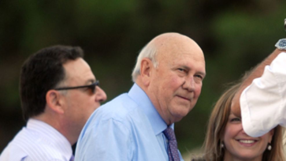 El ex presidente de Sudáfrica, Frederick Willen de Klerk, fue a ver un amistoso en el CASI.