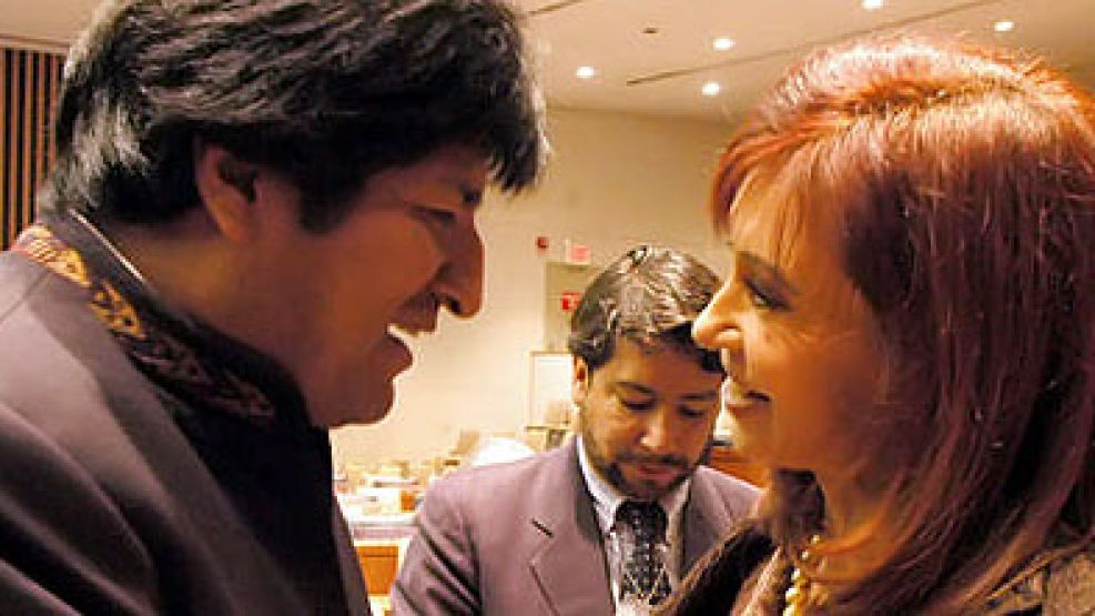 Cristina tranquilizó a Evo Morales respecto a su "colaboración" con EE.UU..