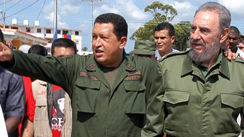 La alianza de Hugo Chávez y Fidel Castro es vigilada hasta el mínimo detalle por Estados Unidos.