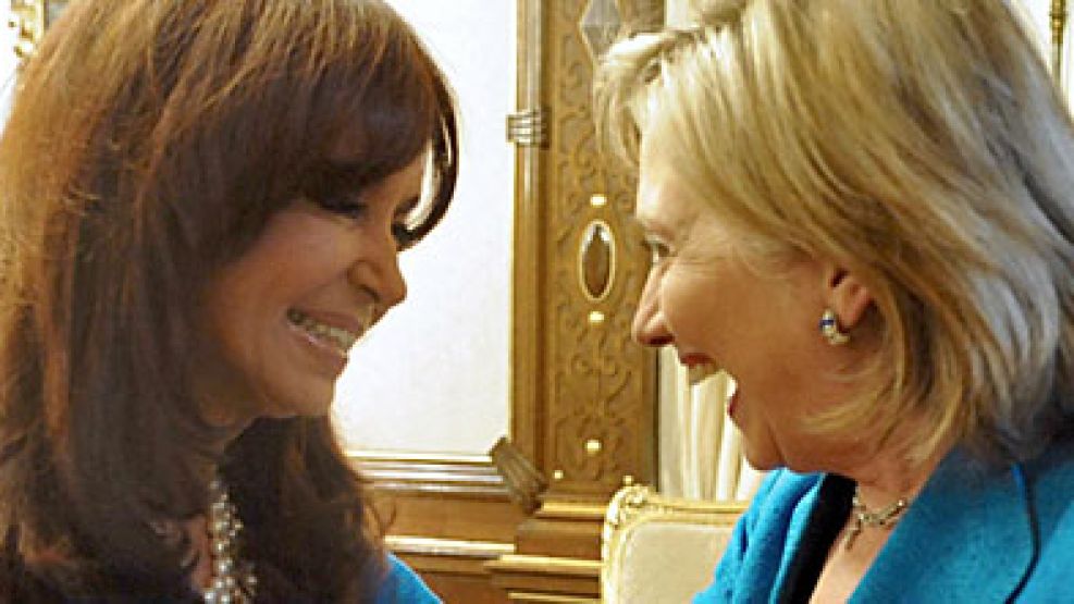 Cristina Kirchner y Hillary Clinton, durante la visita de la secretaria de Estado a la Rosada en marzo de 2010.