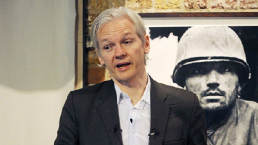 Julián Assange, administrador de Wikileaks, mudó el sitio a dos nuevos servidores. 