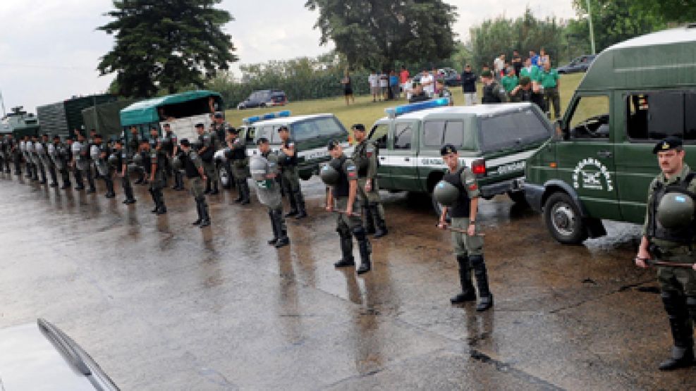 Gendarmes en Parque Indoamericano.