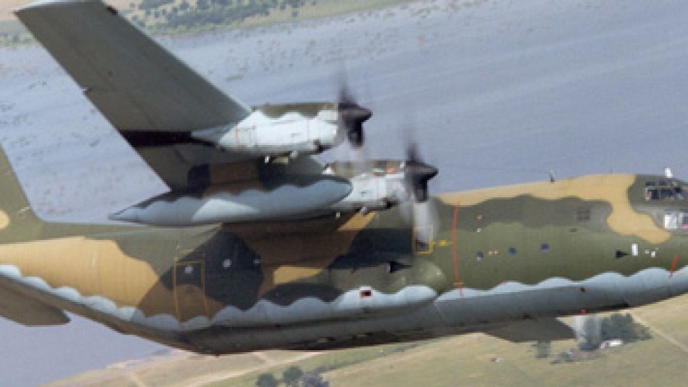 El Hércules C-130 ya viajó unas diez veces al Brasil. 