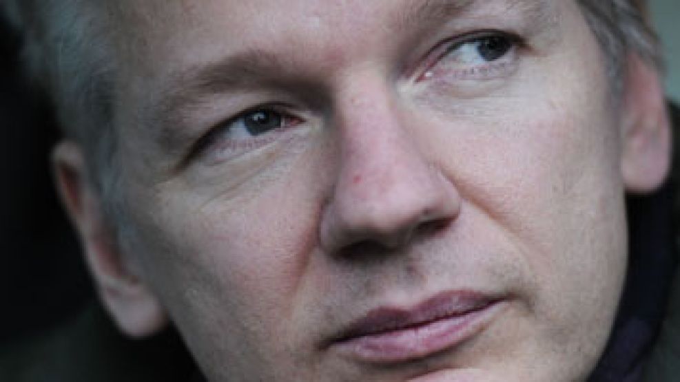 Assange hará su autobiografía a cambio de más de un millón de dólares.