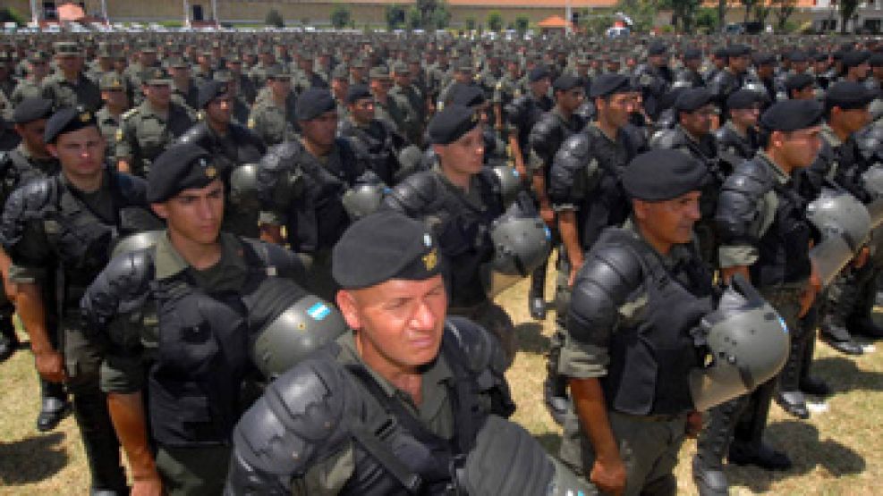 CFK firmó un decreto para que Gendarmería y Prefectura intensifiquen tareas contra la inseguridad.