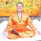 Gabriel Rugiero, más conocido como el Brujito Maya, estuvo meditando y haciendo predicciones para el 2011