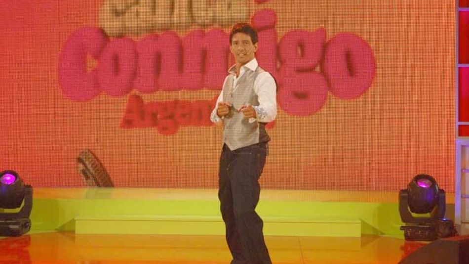 Chino D'Angelo conduce "Canta Conmigo Argentina"
