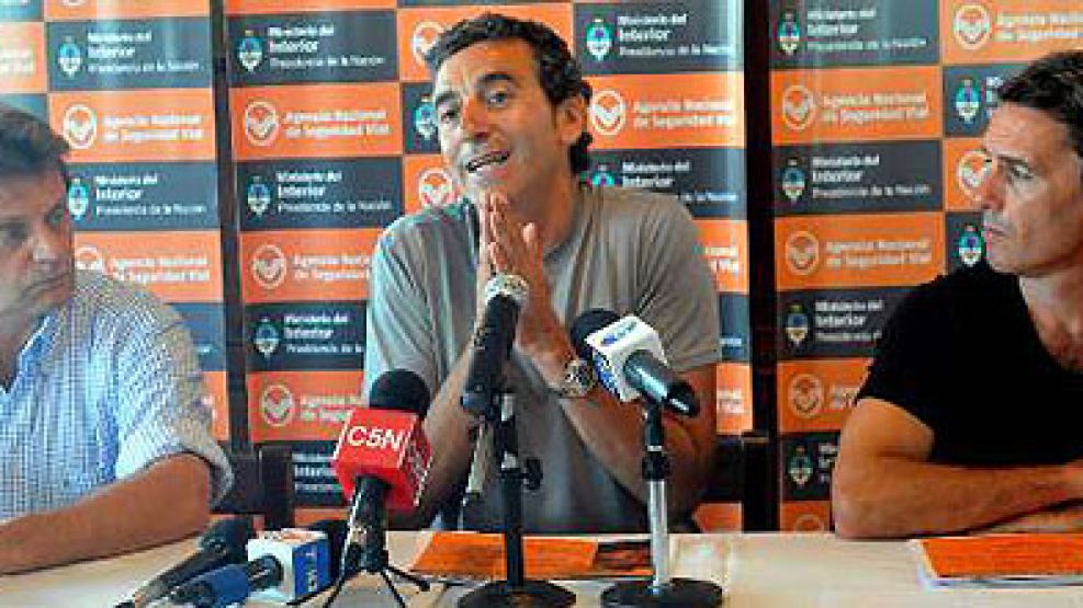 Randazzo, en Mar del Plata. Corrigió el discurso de Aníbal F. y dijo que la droga a España se cargó en Cabo Verde.