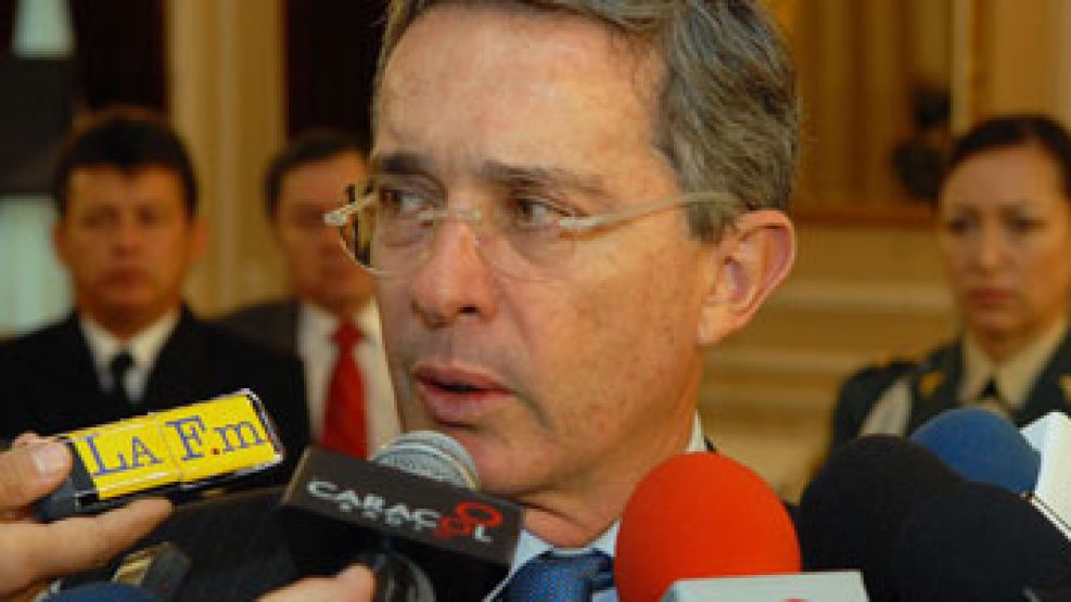 ÁLVARO URIBE. Ejerció la presidencia de Colombia en dos períodos, entre 2002 y 2010. 