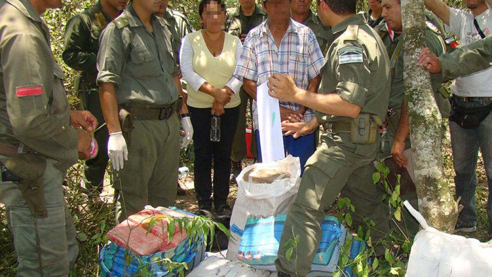 El operativo en el que se secuestraron 701 kilos de cocaína en el campo del concejal K Héctor Palma en la localidad de Estanislao del Campo, Formosa.