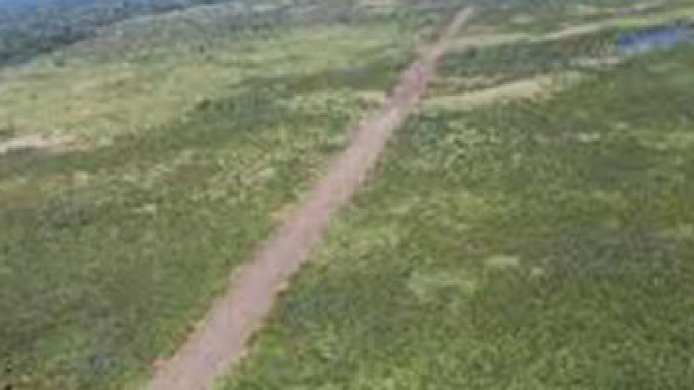 La pista hallada en el campo de Héctor Palma junto a 701 kilos de cocaína.