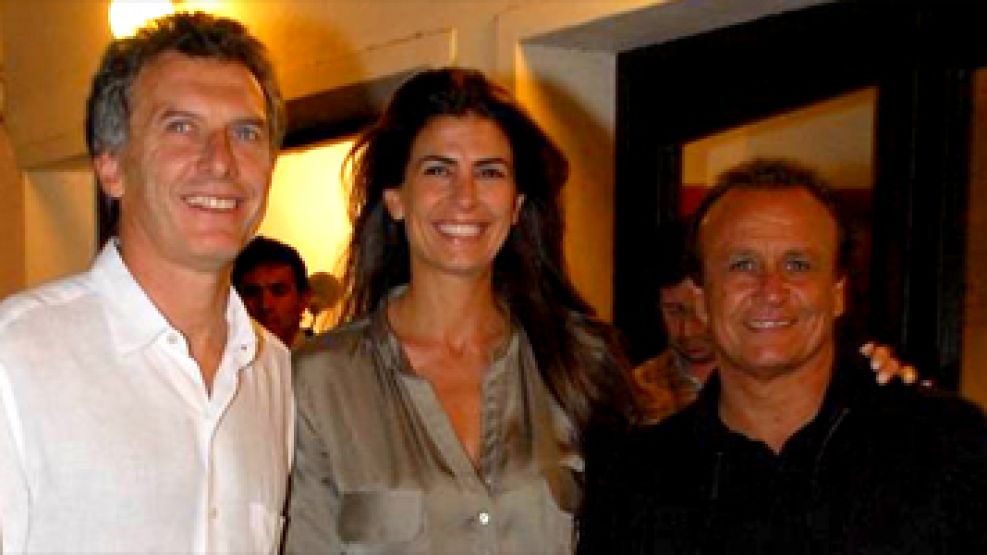 Mauricio Macri, su esposa Juliana Awada y Miguel del Sel.