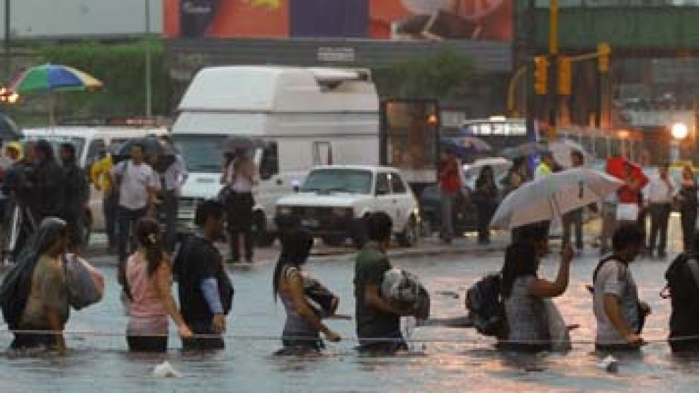 Miles de porteños fueron afectados por las inundaciones en febrero de 2010.