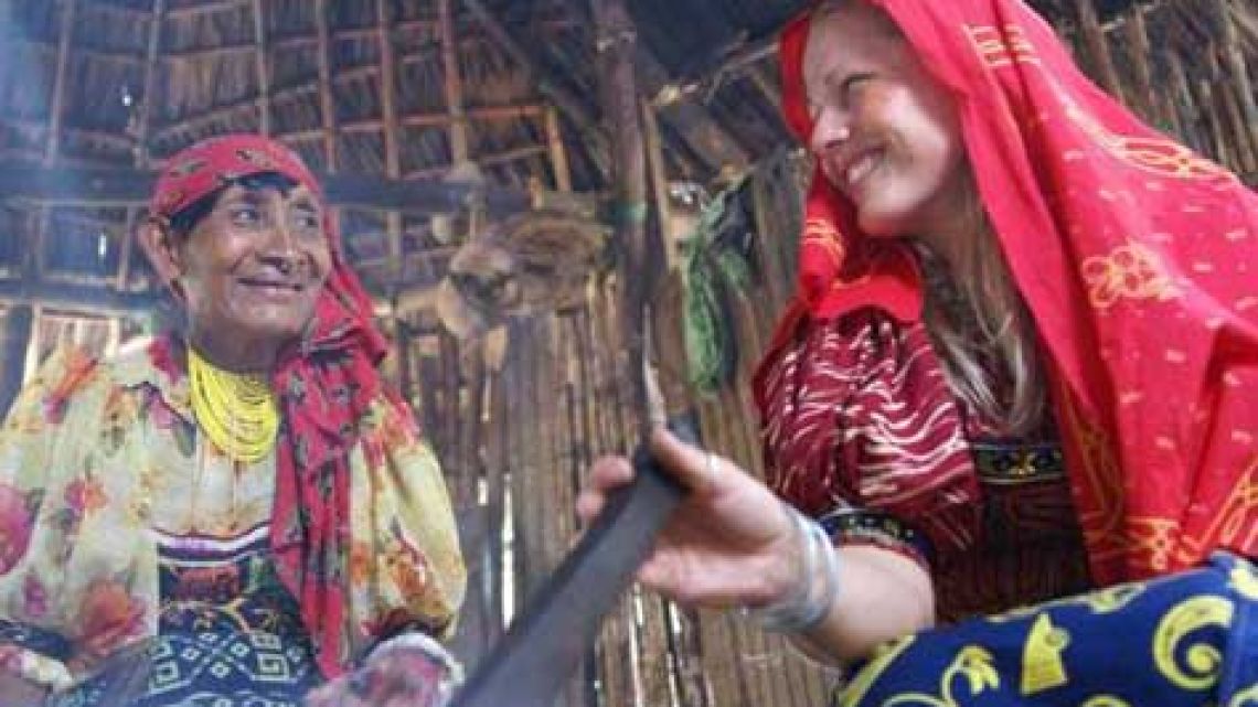 truTV presenta "Esposas de la tribu"