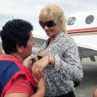 Ciardone llega al aeródromo de Bell Ville y es recibida por Teresa Lazo