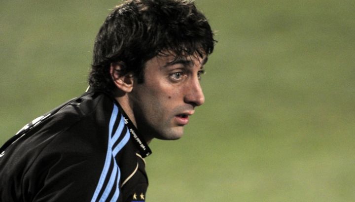diego-milito-estara-un-mes-y-medio-out