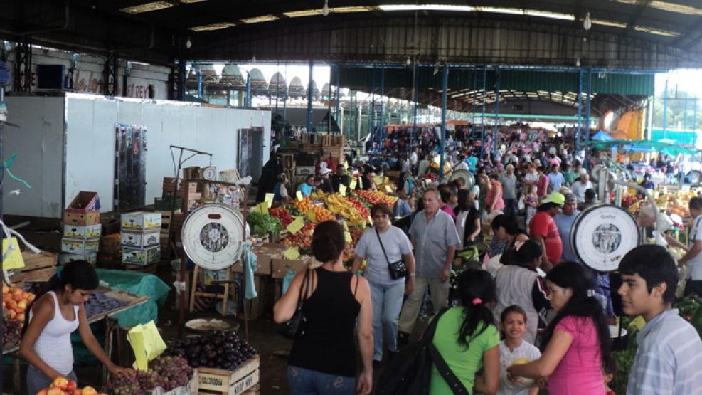 Los precios del Gobierno y del Mercado Central difieren en altos porcentajes.