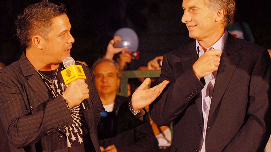 Alejandro Sanz y Mauricio Macri