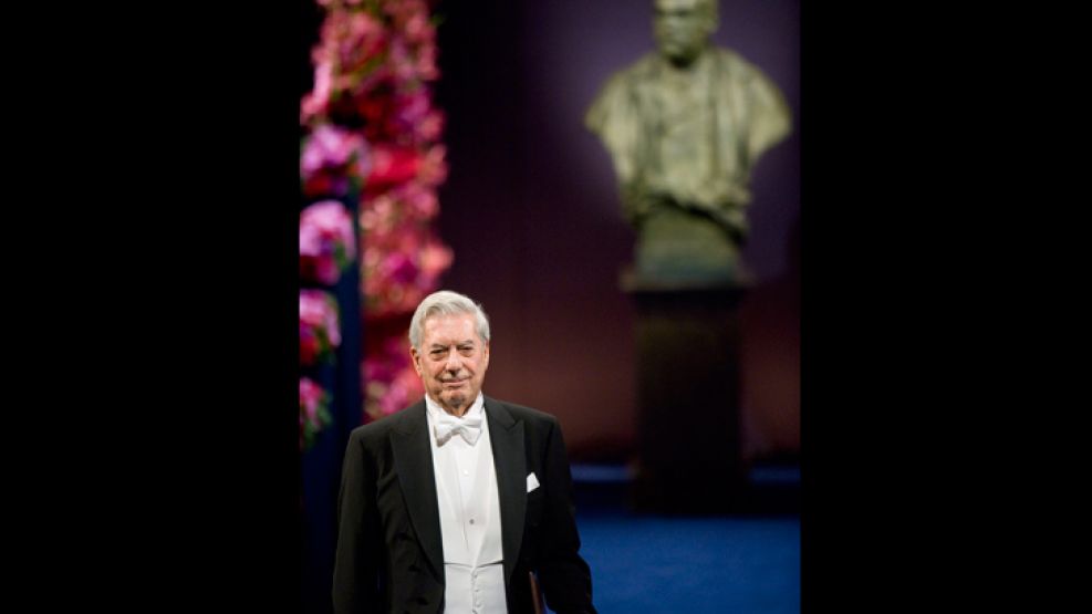 El escritor peruano, en octubre del año pasado, al recibir el Premio Nobel de Literatura en Estocolmo.  