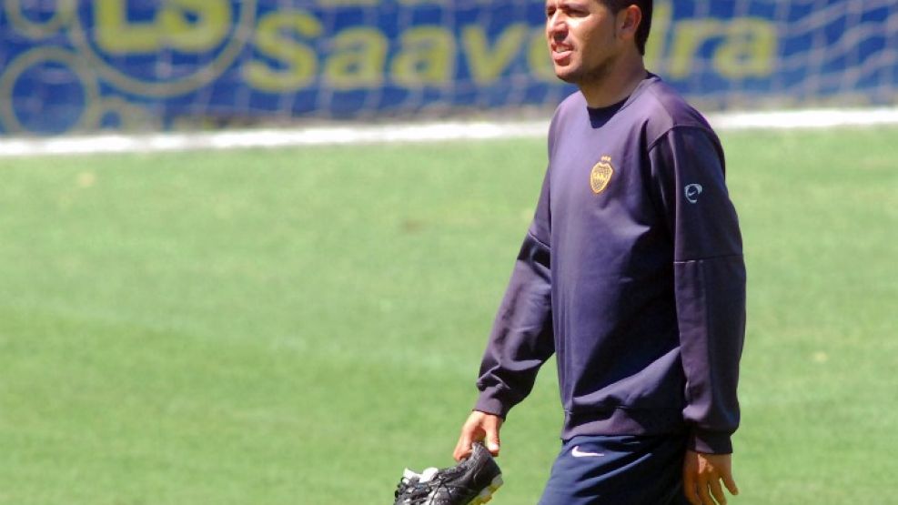 Riquelme no estará ante Racing.