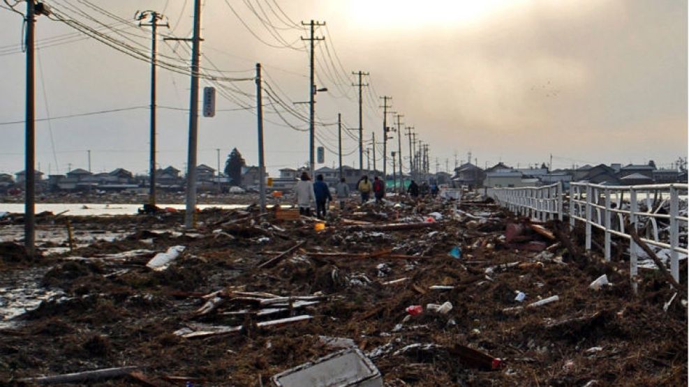 Una postal de la ciudad de Sendai, un día después del sismo y del tsunami.