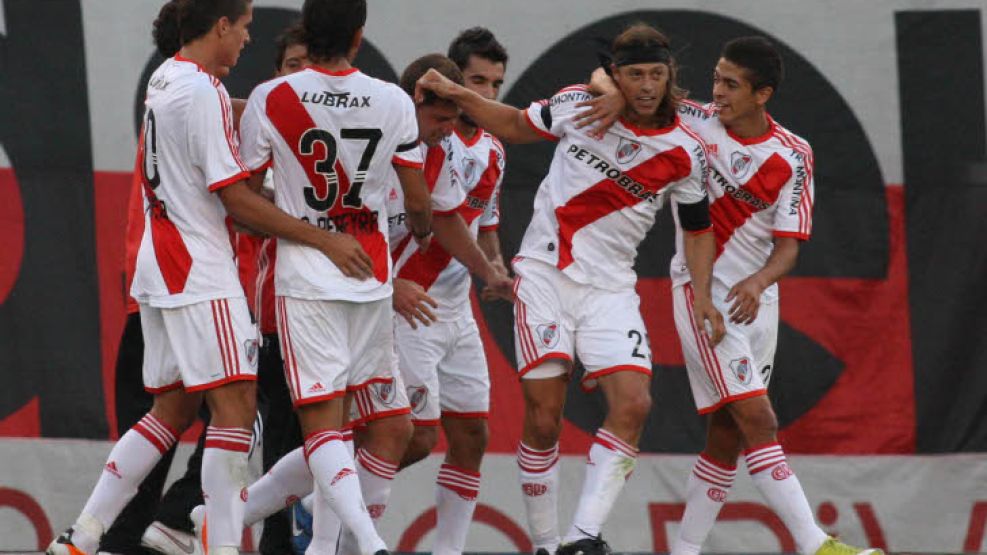 Caruso hizo dos y le dio la victoria a River en el Monumental.