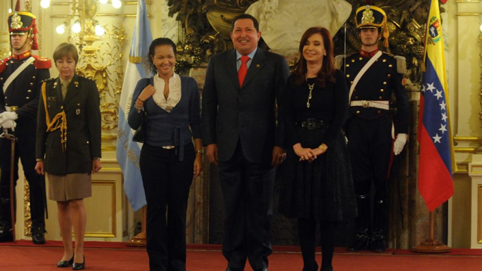 El encuentro comenzó a las 12:03 en Casa de Gobierno.