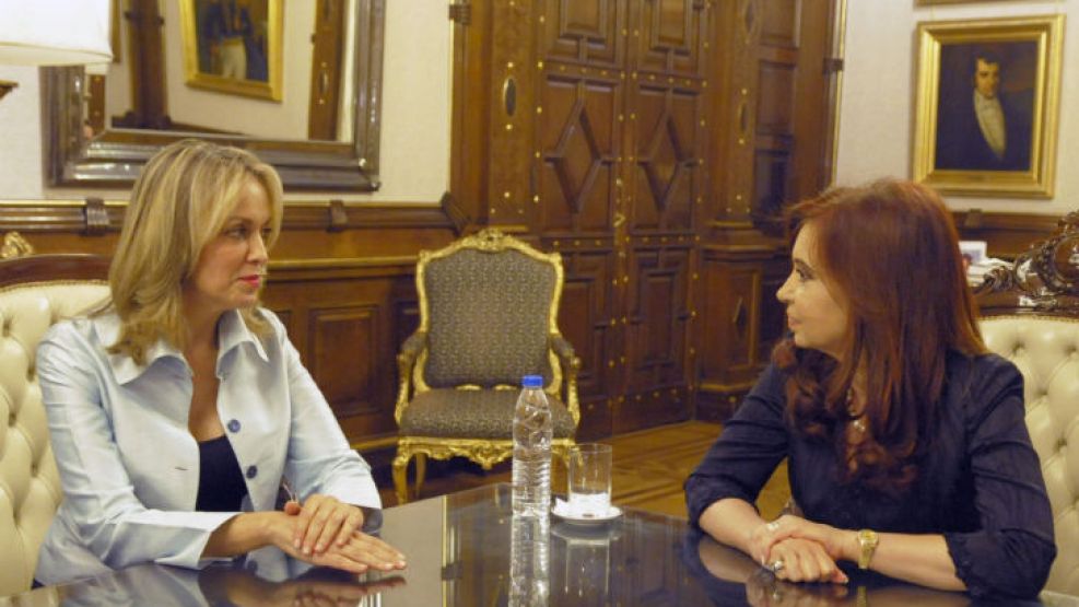 Cristina recibió a la secretaria general de Unasur, Cristina Mejías Díaz.
