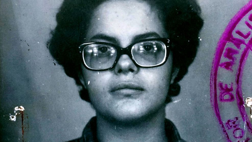Realidad. La presidenta Dilma Rousseff, de joven, cuando fue detenida por la dictadura en los años 70.