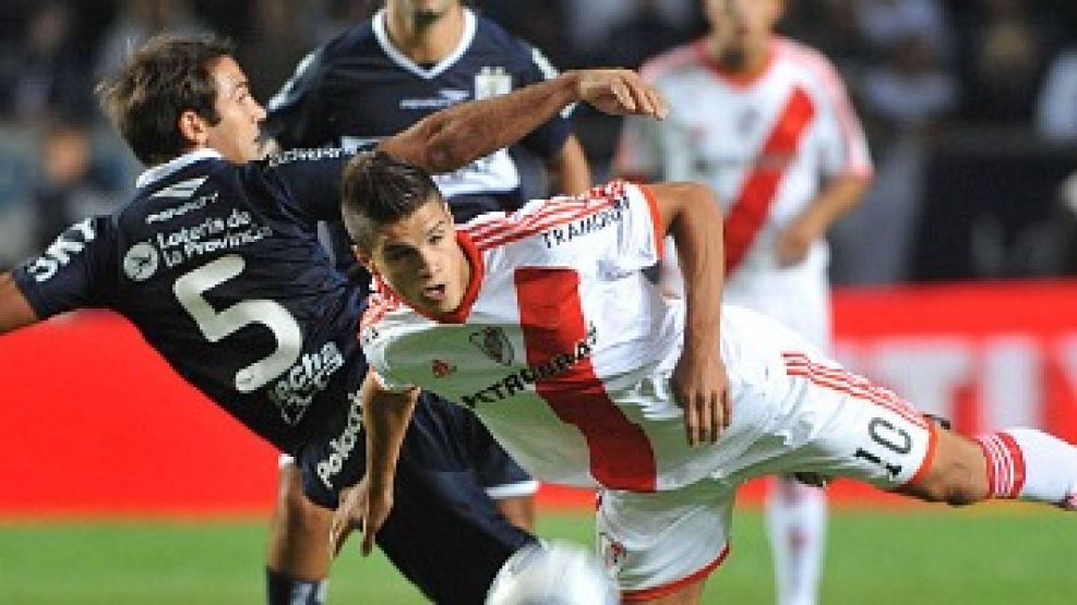 Lamela cae, Rinaudo también. Poco fútbol en La Plata.