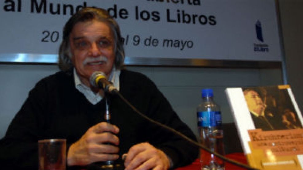 El director de la Biblioteca Nacional volvió a cargar contra el Nobel peruano.