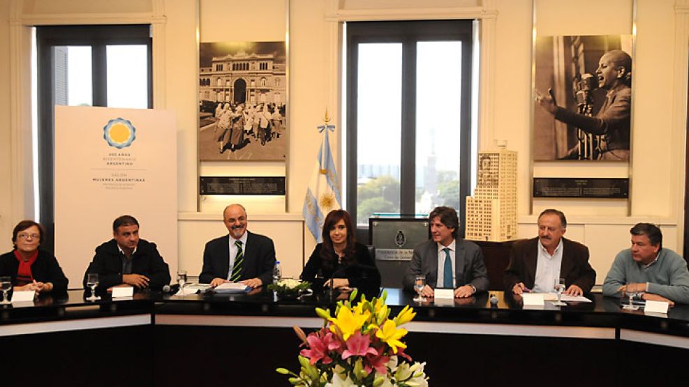 DIÁLOGO SOCIAL. Cristina Fernández, Carlos Tomada, Amado Boudou y Hugo Yasky, de la "CTA kirchnerista"