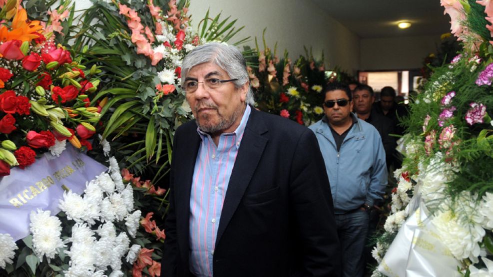 Moyano asistió esta mañana al velatorio del ex secretario general de la Unión Tranviarios Automotor (UTA), Juan Manuel Palacios.