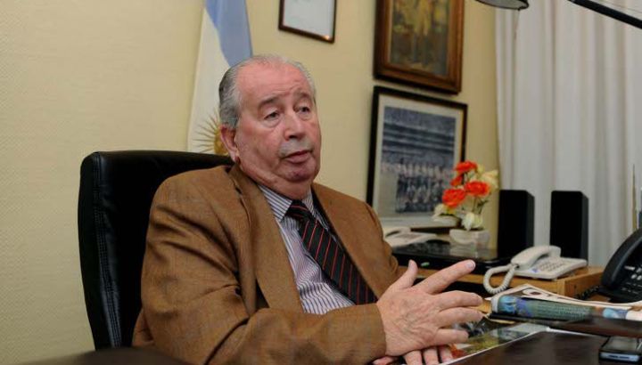 amenazado-grondona-no-sale-de-su-casa