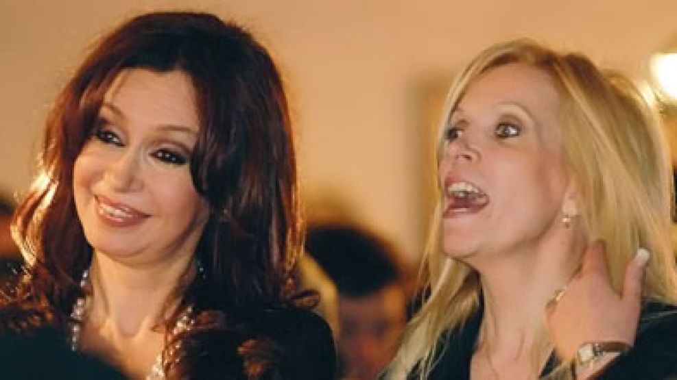 Cristina Kirchner y la actual esposa de Hugo Moyano, Liliana Zulet, que maneja gran parte de los millonarios negocios de la familia sindicalista más poderosa del país.