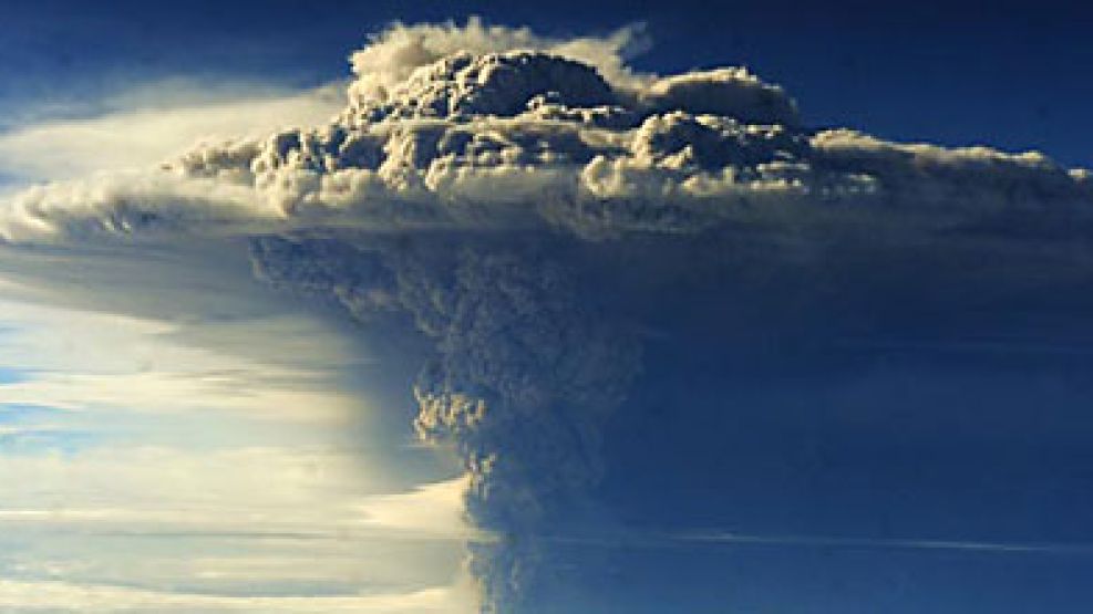 VOLCÁN PUYEHUE. Inutilizó a los aeropuertos de Bariloche y Neuquén.