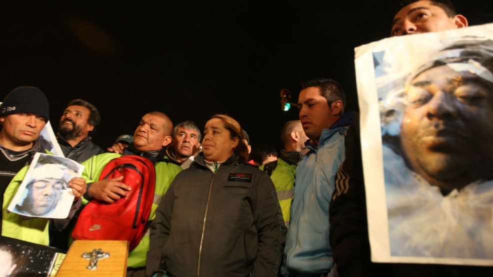 Estela González, hermana del recolector fallecido, se reunió con Hugo y Pablo Moyano en medio de protestas por la atención médica de la Obra Social de Camioneros.