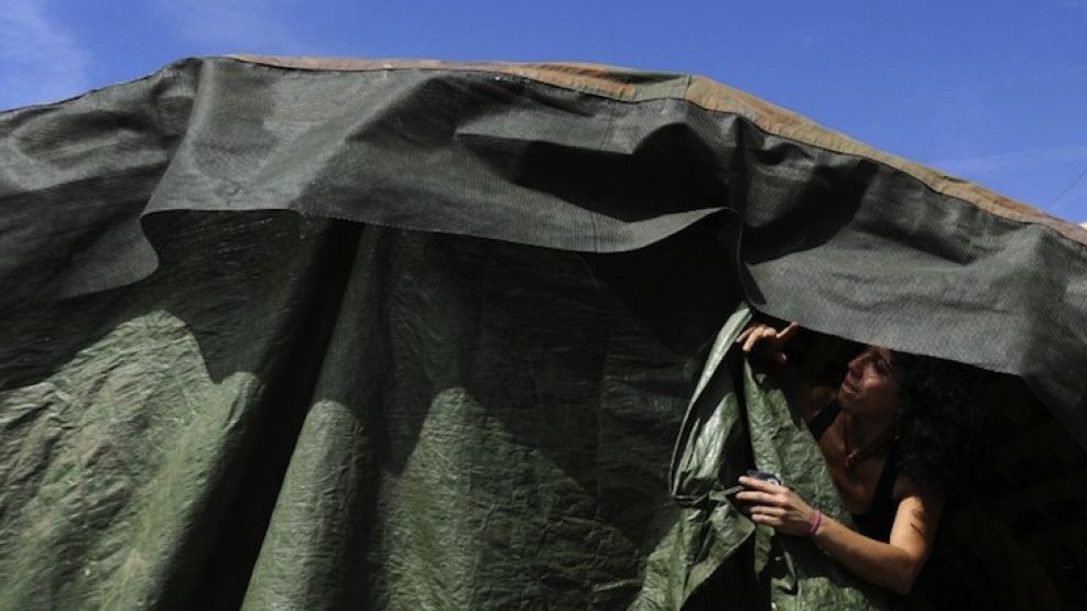 Los "indignados" españoles decidieron levantar el campamento que mantenían en Puerta del Sol.